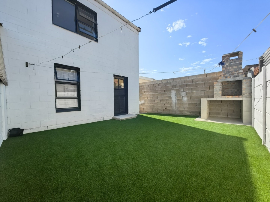 3 Bedroom Property for Sale in Eastridge Western Cape